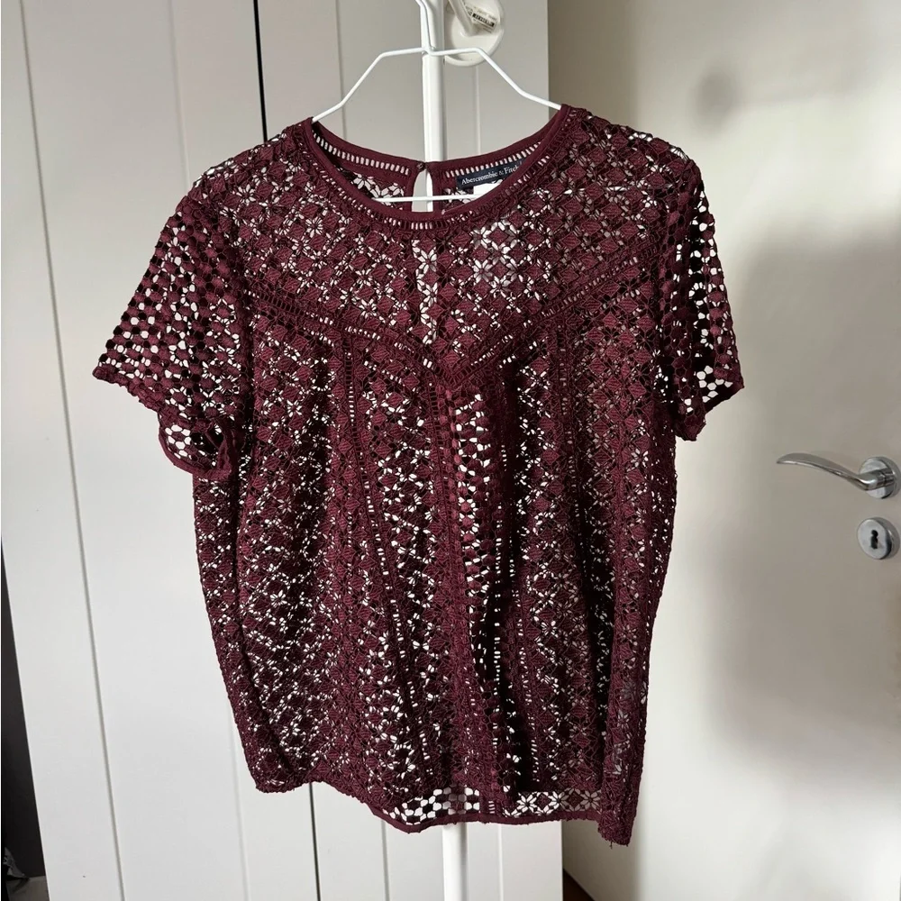 Abercrombie & Fitch Crochet Short Sleeve Blouse in Size Medium New With Tags - Picture 2 of 9